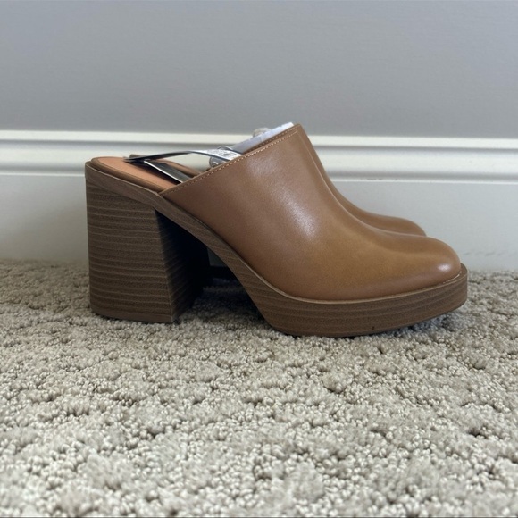 Universal Thread Tess Slip-On Tan Clogs Mules Shoes Chunky Bohemian Sz 9 NWT - Picture 3 of 8
